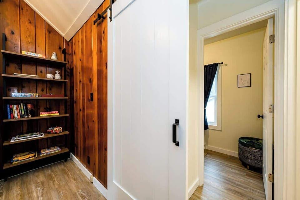 Entry into bedroom #2