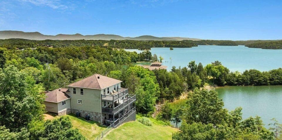 Welcome to Lighthouse Lookout by Beyond Expectations, which boasts both serene lake and mountain views.  Best of both worlds!!