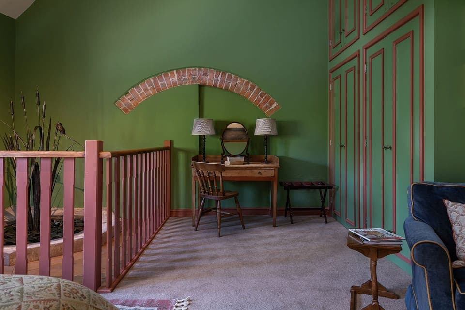 A king size bedroom at Wyvern House, Shropshire