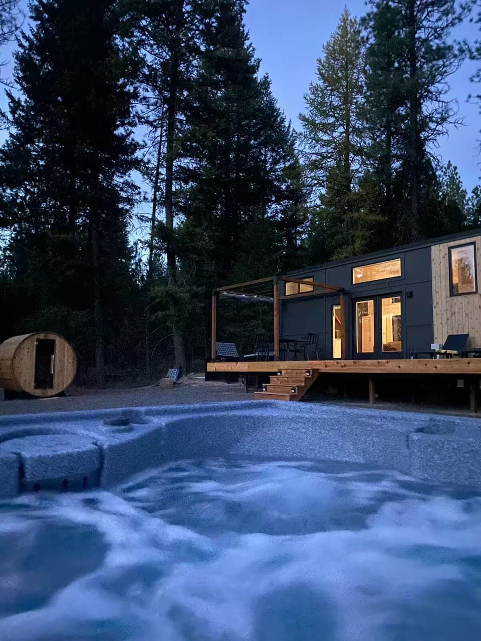 Outdoor spa tub