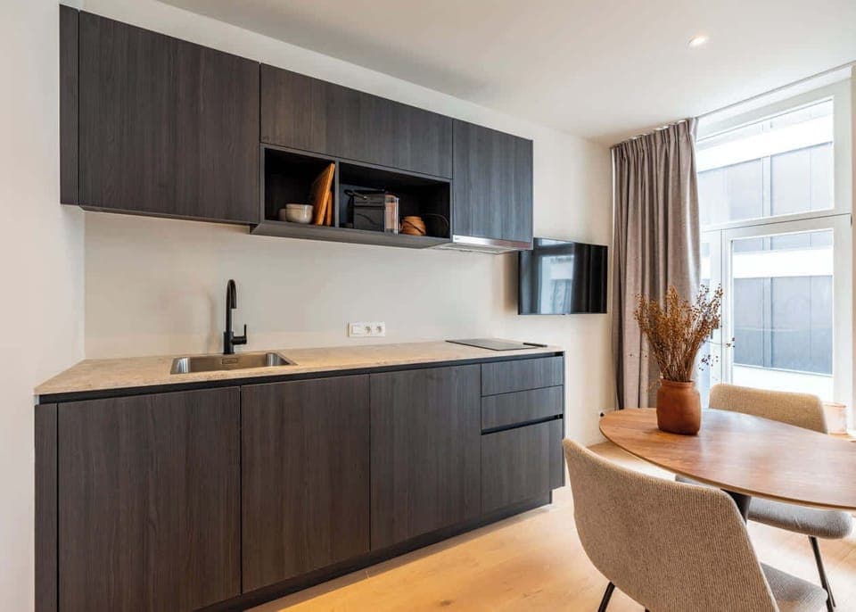 Fantastic studio in the heart of Ghent with high-quality materials and finishes.