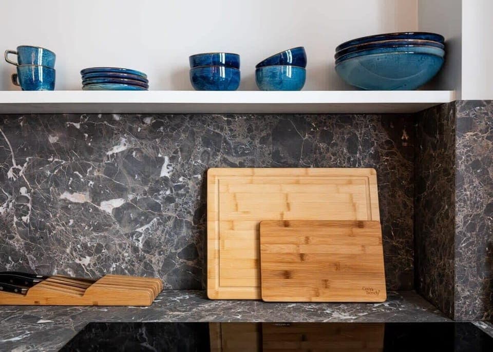 Modern, fully equipped kitchen