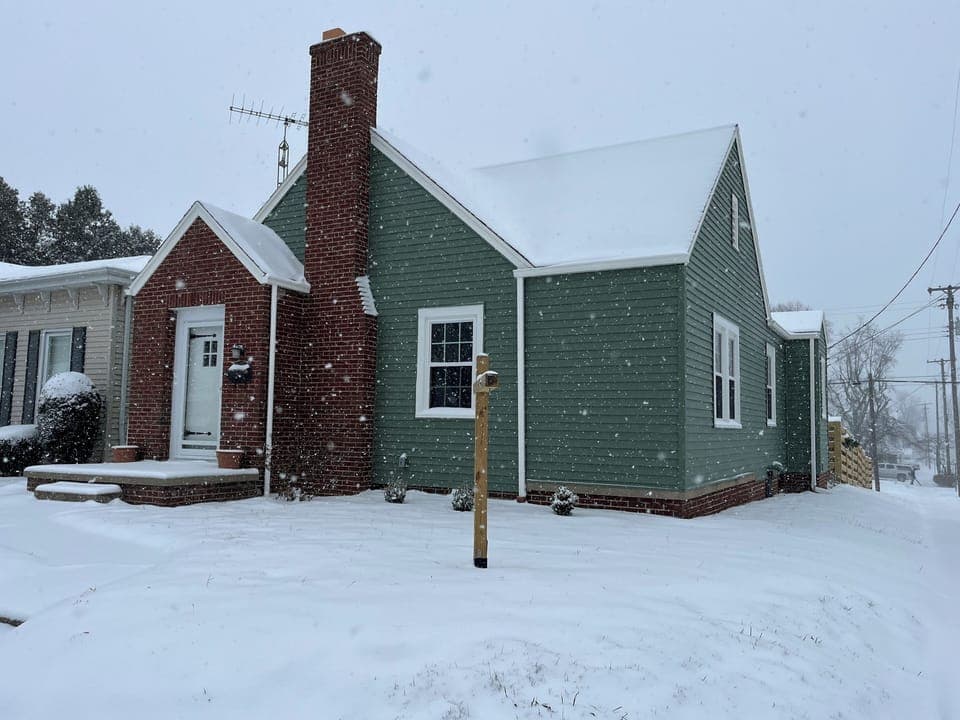 Front Yard - Snowing