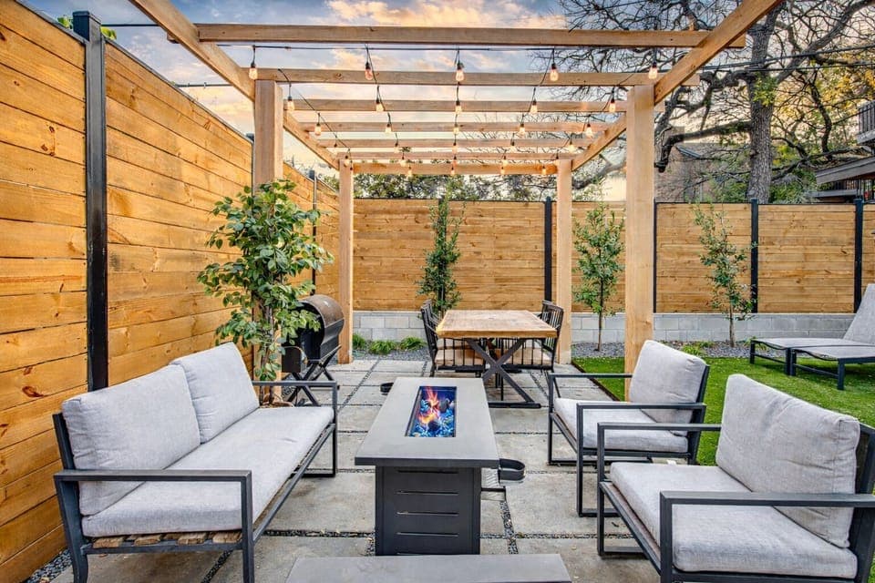 View of your comfy outdoor area!!