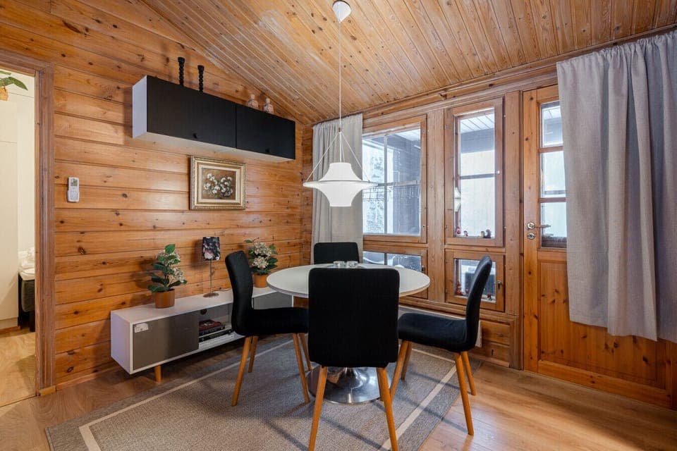 Fully renovated from floor to ceiling in 2025, this semi-detached cottage is ideal for both short and long stays