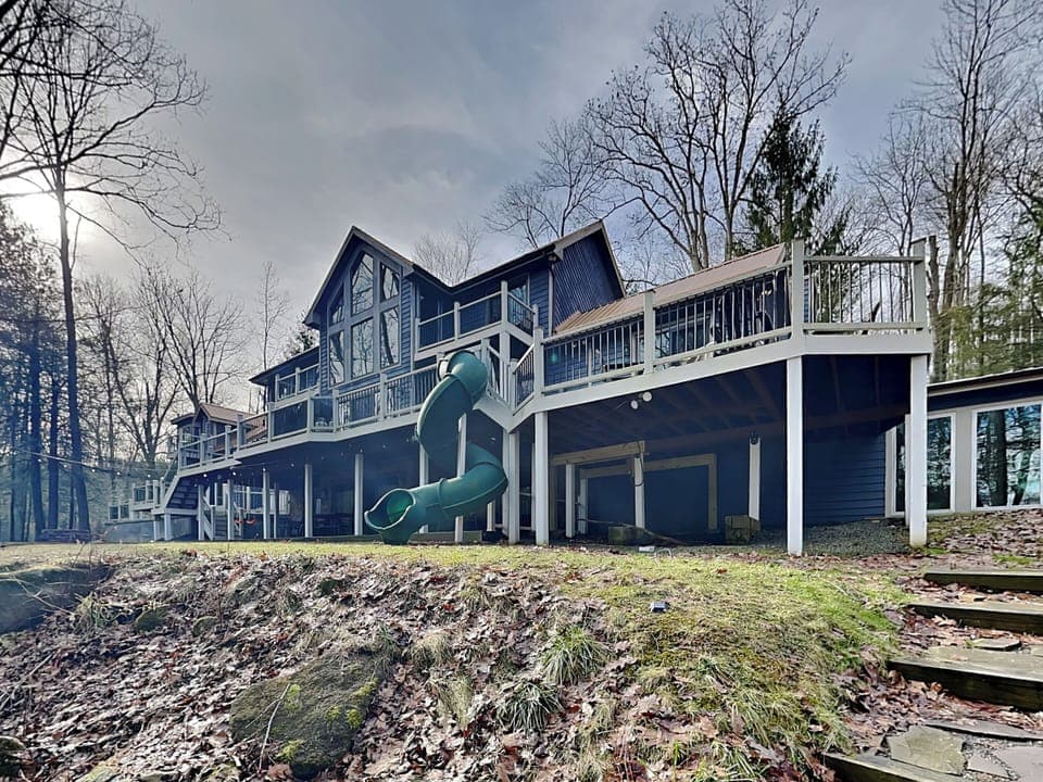 Copper Canoe - Epic Lakefront w/ Indoor Pool, Movie Theater & More
