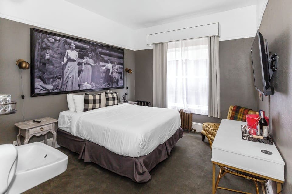 Comfortable Queen size bed