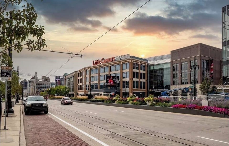 Your concert or Wings/Pistons game at LCA is less than a 5-minute walk away