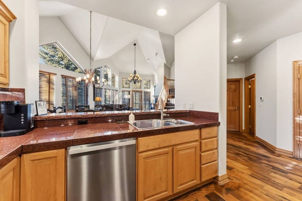 Fully equipped kitchen with bar seating