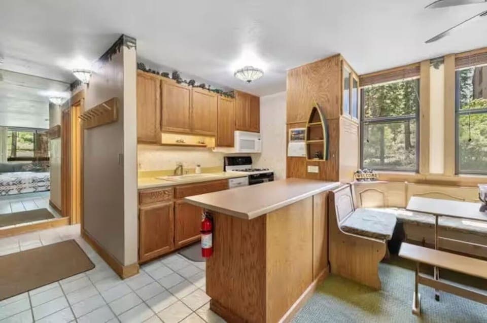 Full kitchen, Nespresso coffee maker