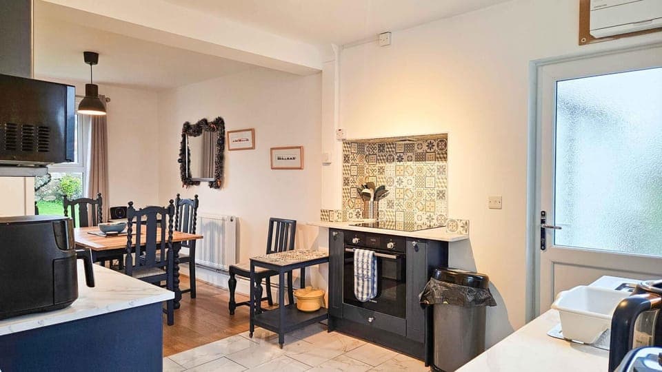 BrynView - 3 Bedroom Holiday Home - Reynoldston (9534)