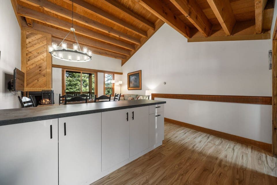 Enjoy open sight lines perfect for quality time