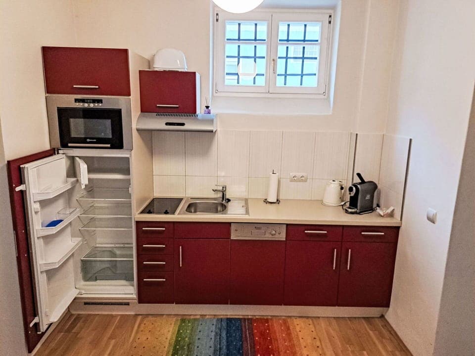 Major Appliance, Kitchen Appliance, Wood, Kitchen, Flooring, Cabinetry, Floor, Countertop, Kitchen Sink, Interior Design