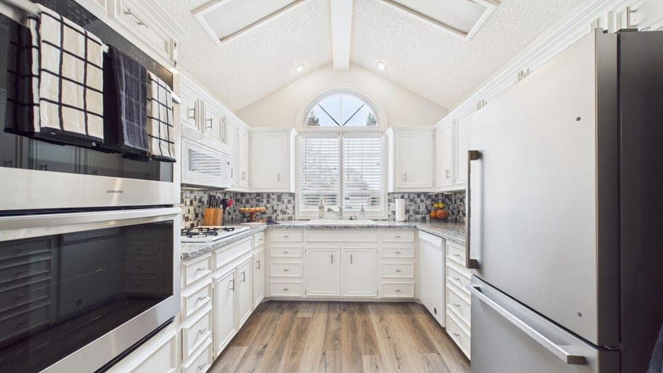 Kitchen | Stainless Steel Appliances | Granite Counters | Ample Cabinet Storage