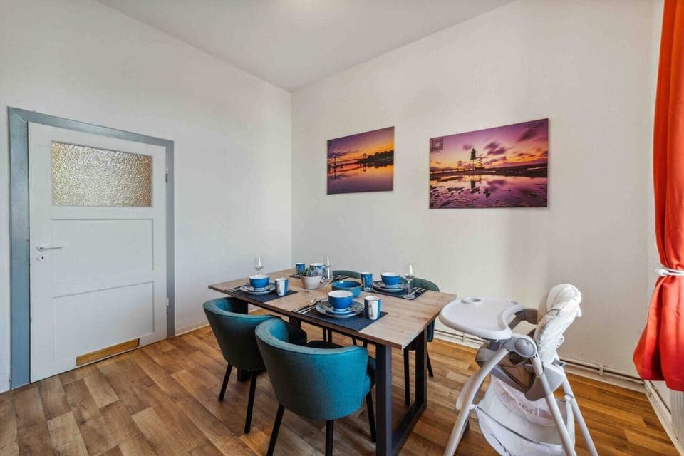 Voll ausgestattete Küche 