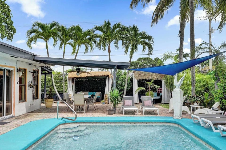 Lounge in the sunshine or make a splash in the sparkling pool​​​​