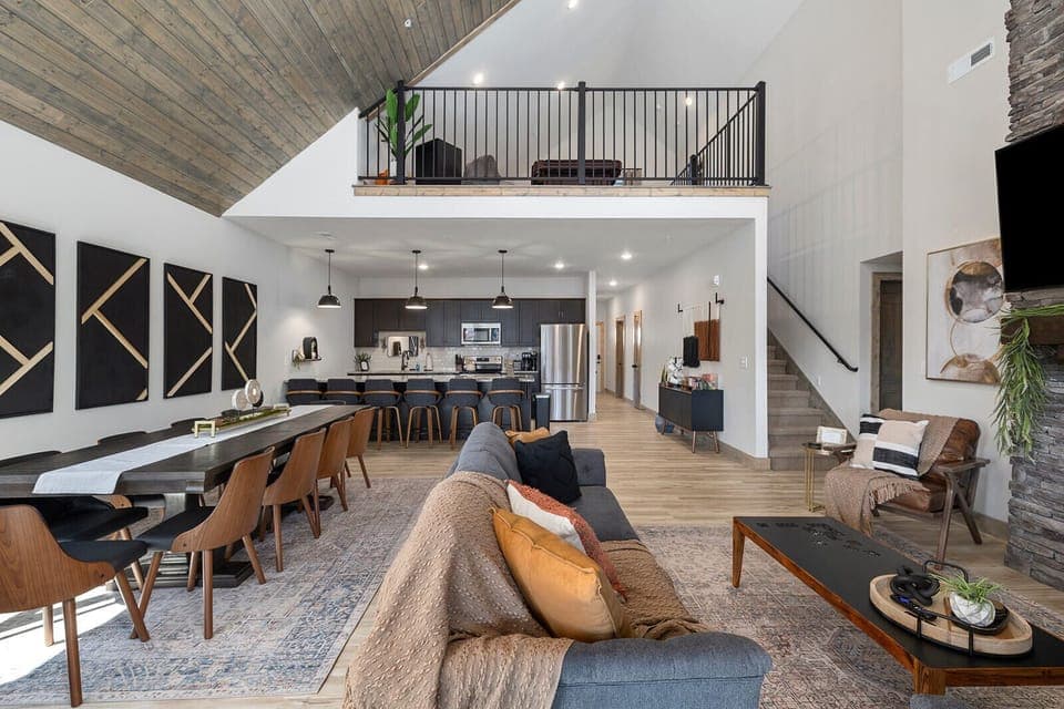 Welcome to Adventure Lodge!