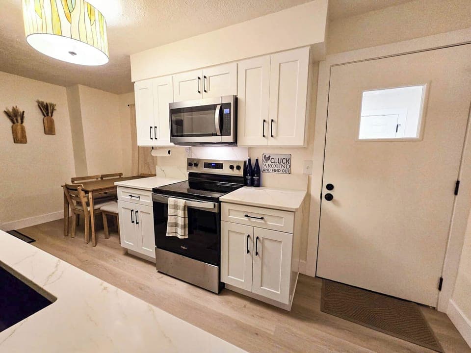 Full Kitchen Suite