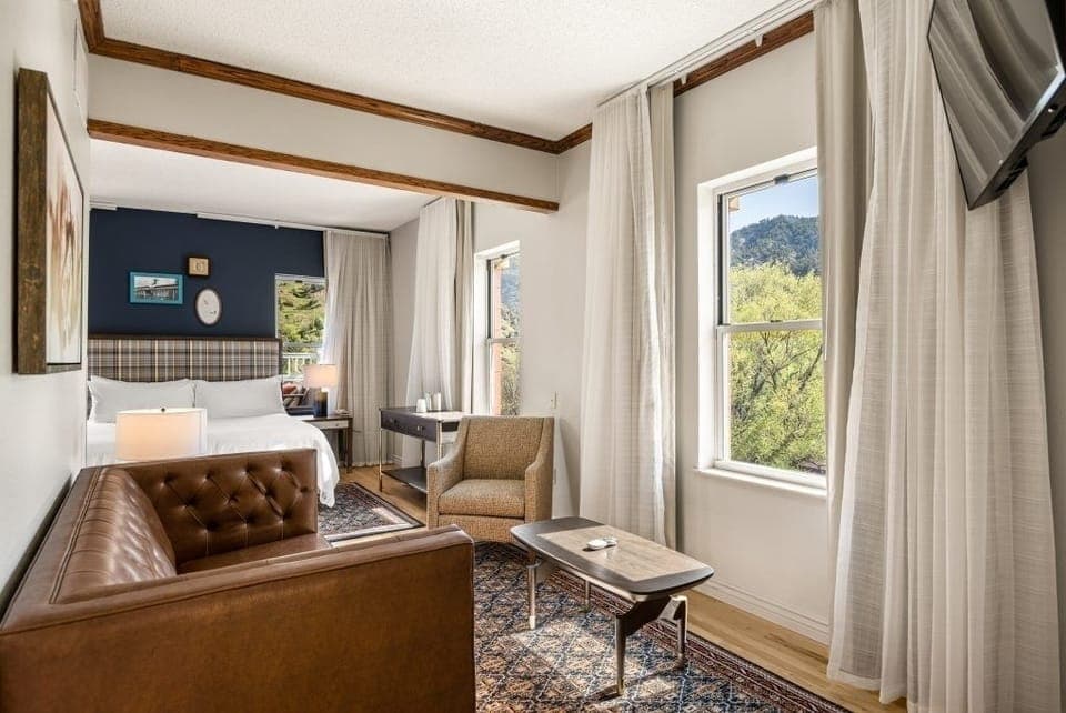 Stretch out on the sofa and savor panoramic valley views.