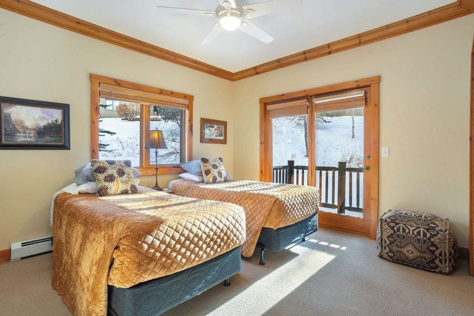 Bedroom 4 - 2 Twin Beds or 1 King