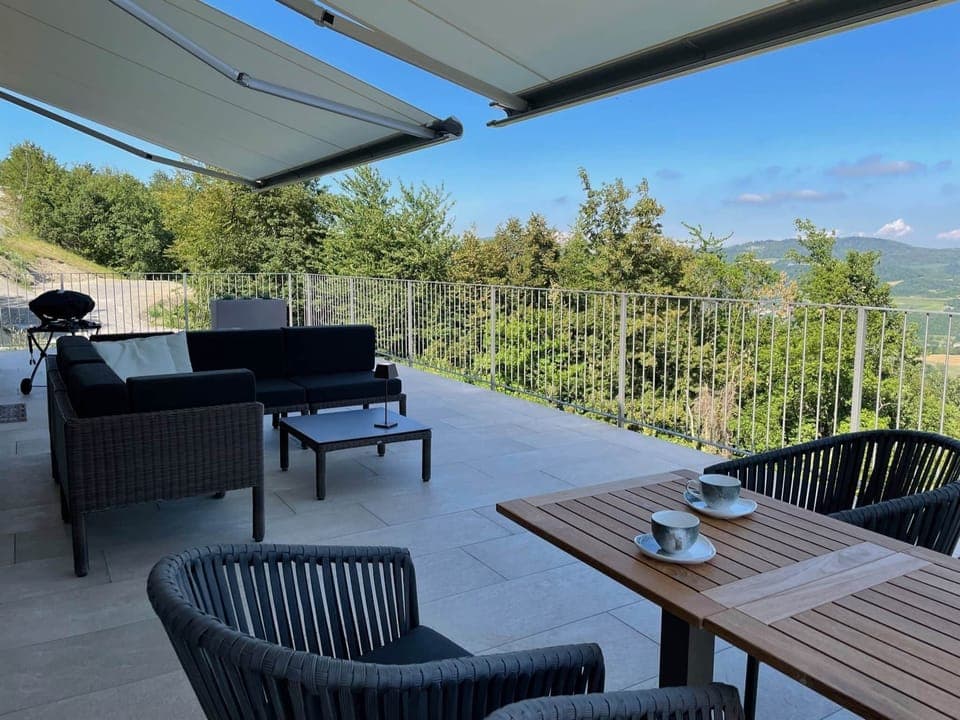 PEPPOLA - Terrace with lounge and awnings