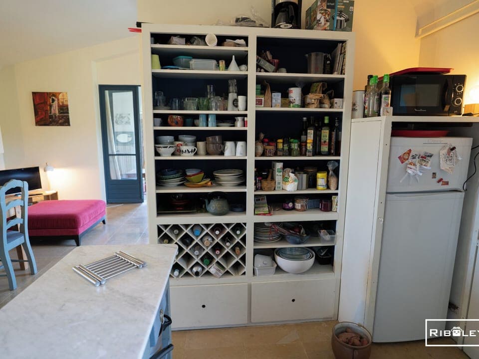 Large open-plan fitted kitchen 