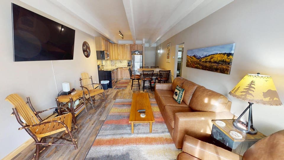 Sunny Living Space with Flatscreen - Sunny Living Space with Flatscreen