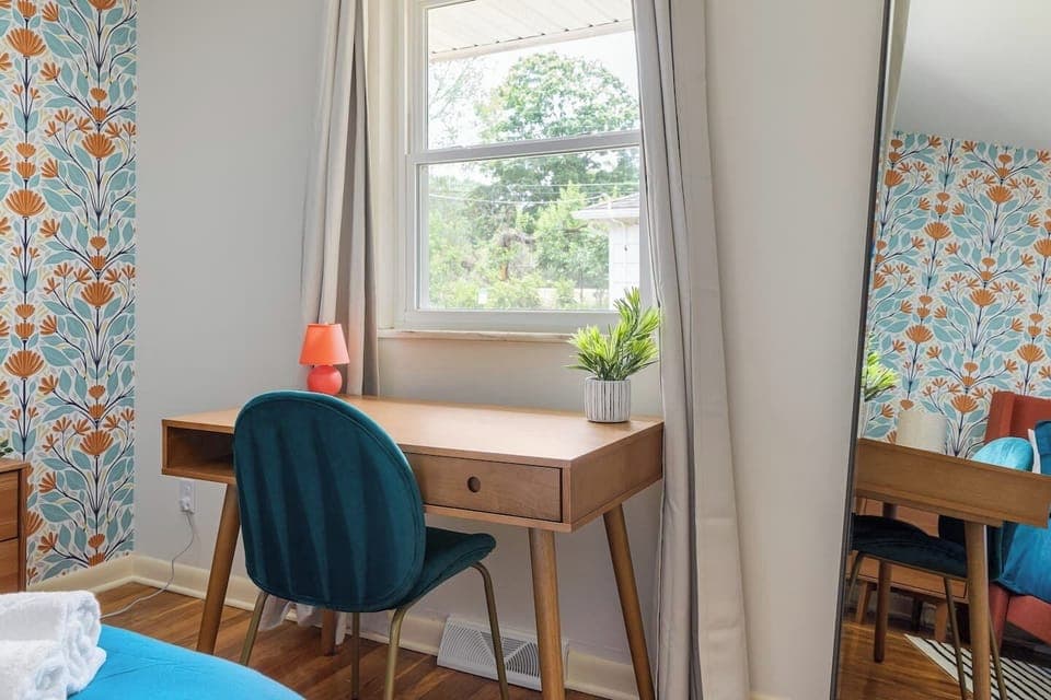 Small desk area in the second bedroom 
