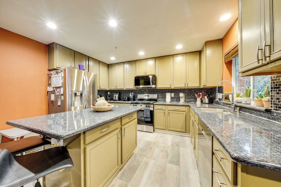 Kitchen | Drip & Keurig Coffee Makers | Dishwasher | 1st Floor