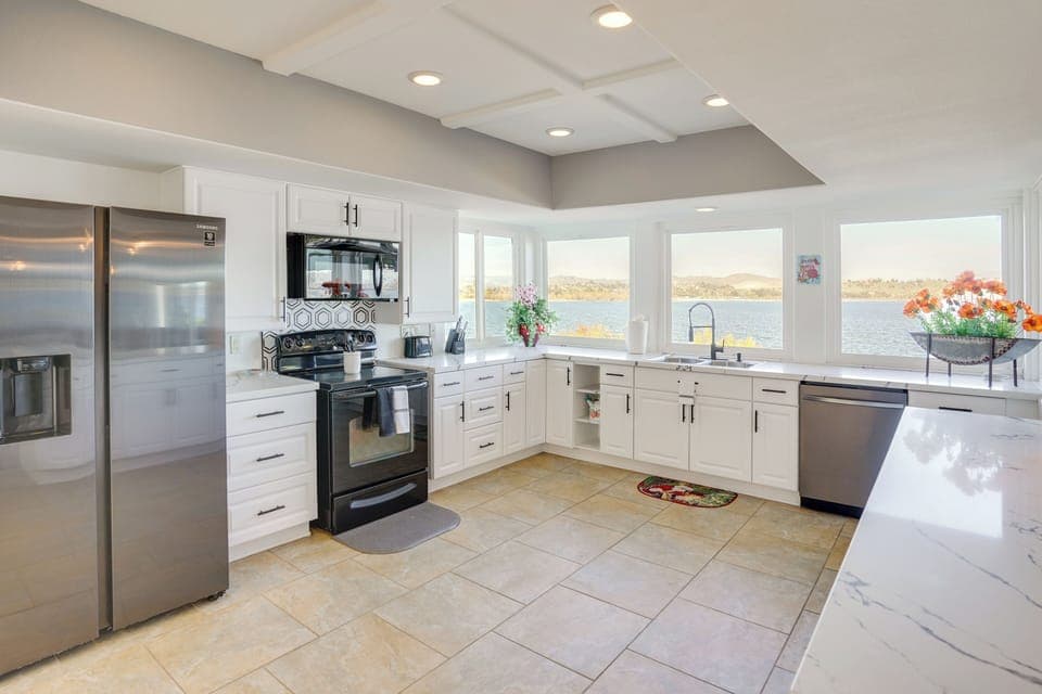 Kitchen | Blender | Spices | 1st Floor