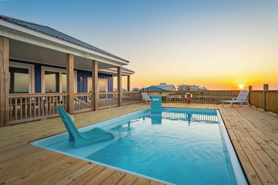 Seas the Day Private Pool at Sunset