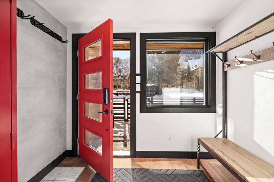 Walk right out the door and across the street to Aspen Highlands for skiing, hiking and the famous Cloud 9 bistro!