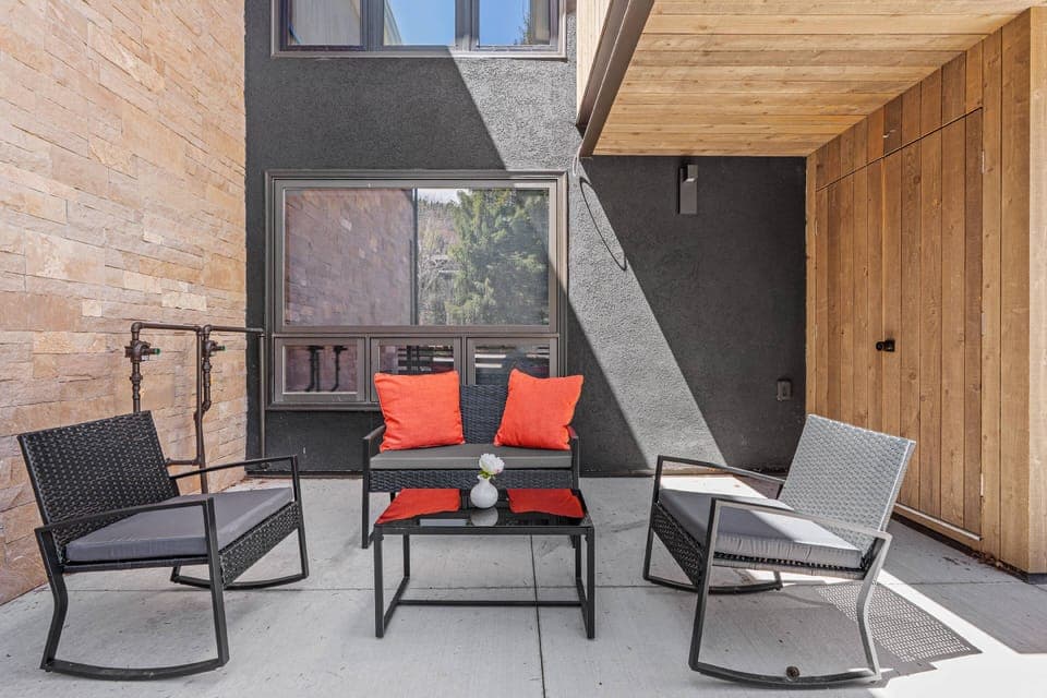 The front patio offers morning sun and afternoon shade. It is an ideal spot to soak in the view of Aspen Highlands ski area across the street!