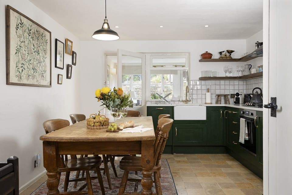 Royal Oak Cottage Kitchen/Diner - StayCotswold