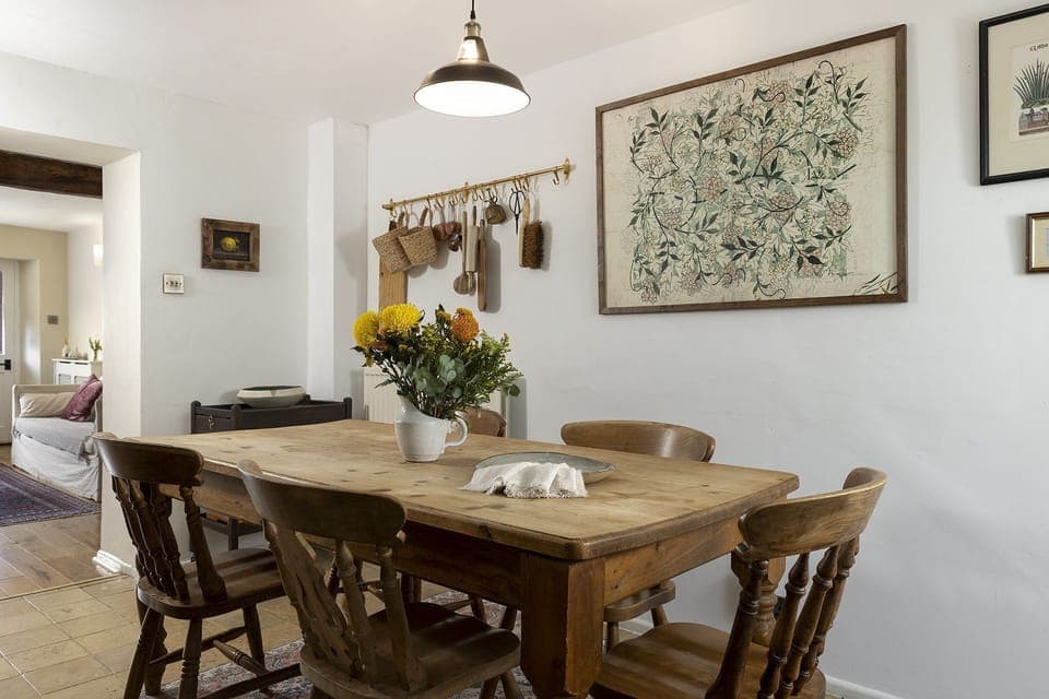 Royal Oak Cottage Kitchen/Diner - StayCotswold