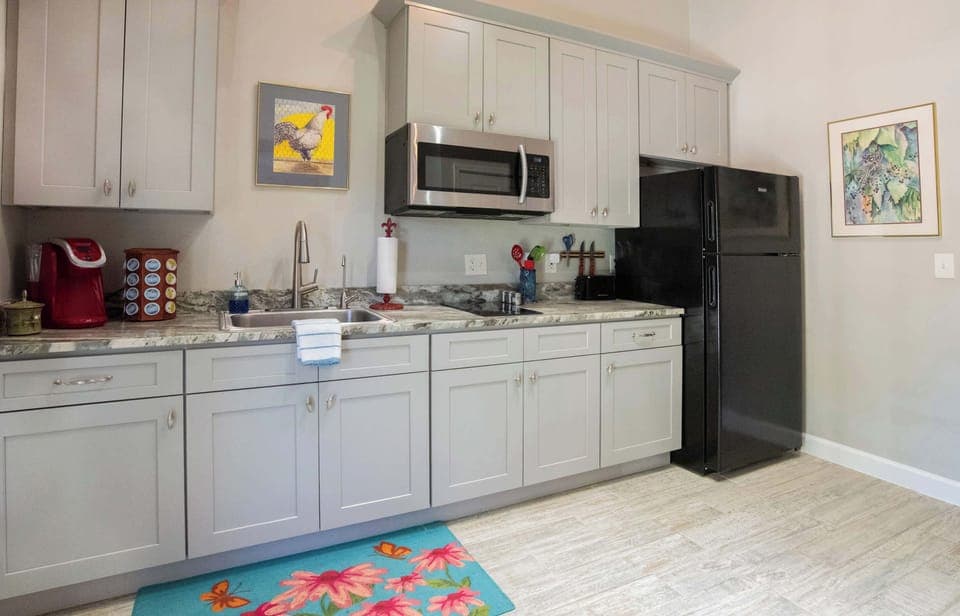 Compact kitchen, unlimited possibilities