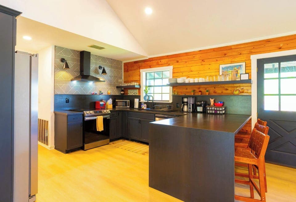 Additional counter seating 