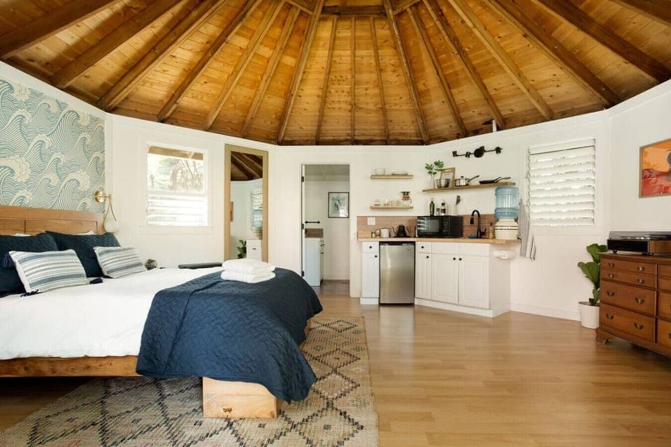 Thoughtfully designed with a comfortable bedroom, stocked kitchen, and modern bathroom.