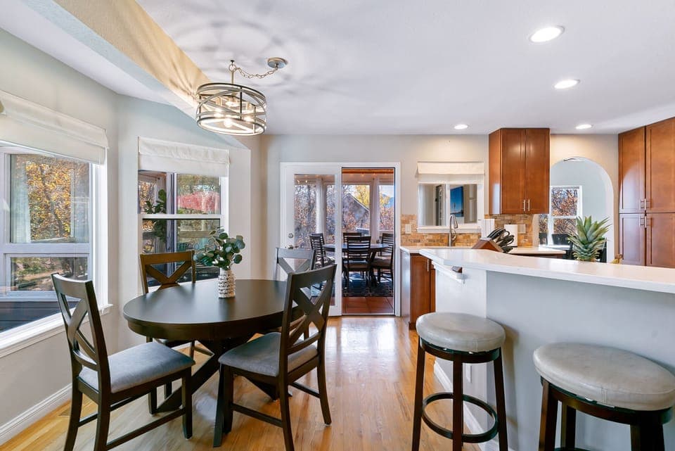 Breakfast nook/kitchen