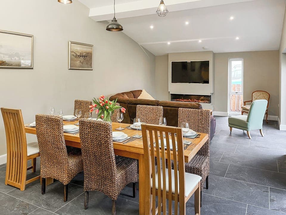 Open plan living space | Luthien Barn - Sandhutton Retreats, Sandhutton, near Thirsk