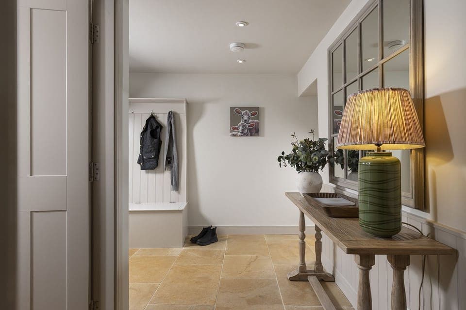 The Fleece House Hall/Boot Room - StayCotswold