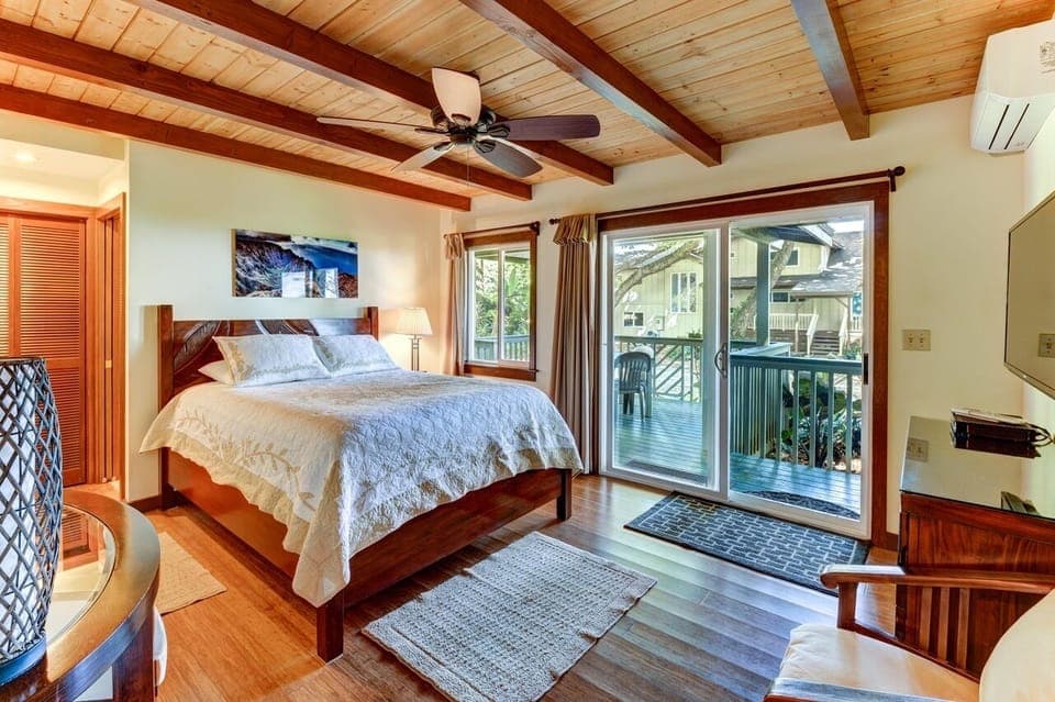 Second guest room has access to the lanai