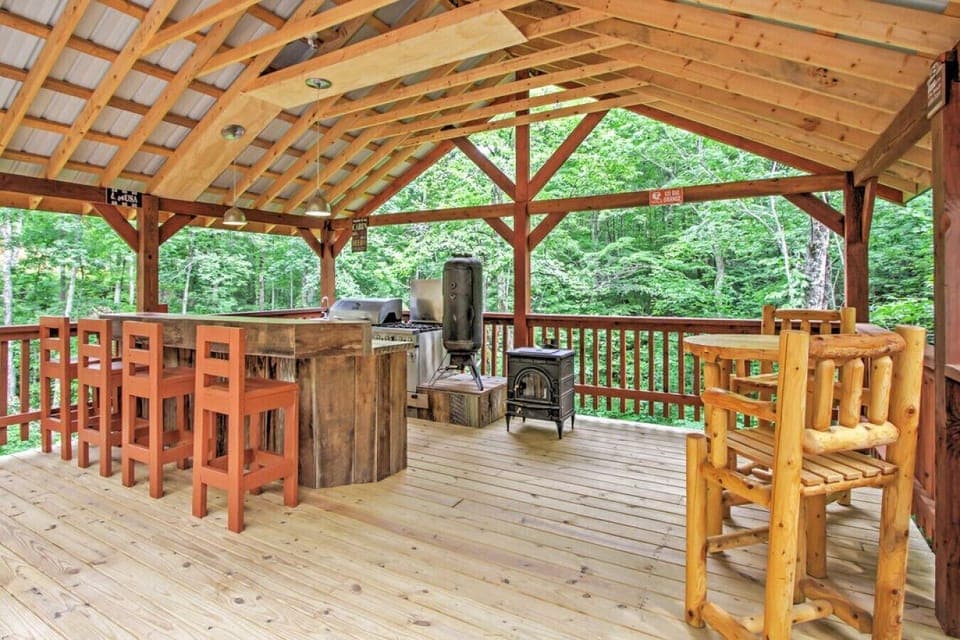 Covered Deck | Outdoor Kitchen | Bar Seating
