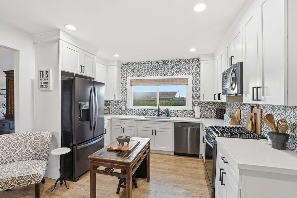 Kitchen with comfortable sitting area