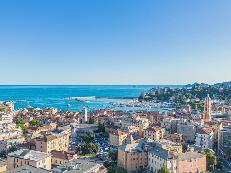 Apartment, Condominium, Residential Area, Urban Design, Mixed-Use, Commercial Building, Balcony, Hotel, Shade