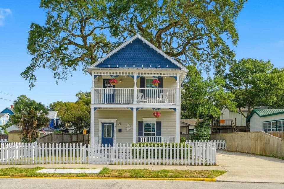 Welcome to Historic Hideaway