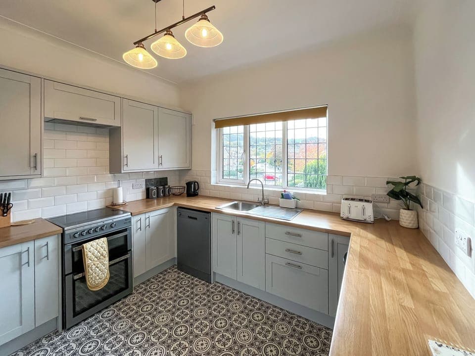 Kitchen | Seawinds 2A - Seawinds Retreats, Colwyn Bay