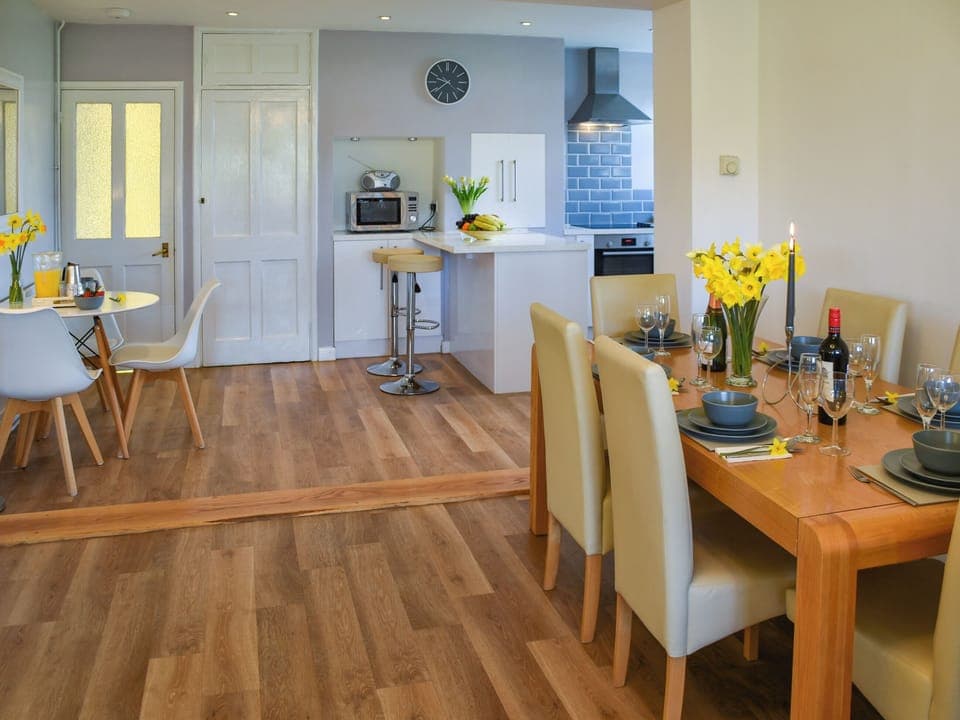 Open plan living space | Larks Rise, Weston Longville