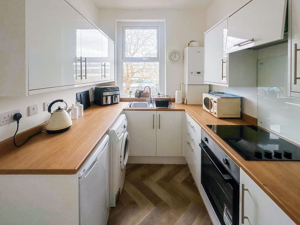Kitchen | Sea Haven - Seashore Apartments, Paignton