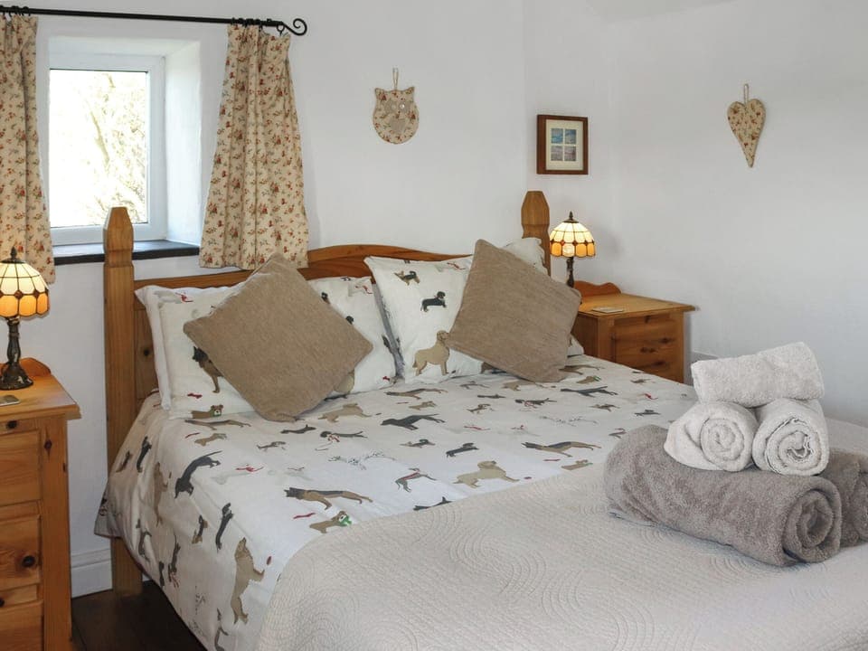 Double bedroom | Hen Llety - Bea&rsquo;s Retreats, Llanfaethlu, near Church Bay